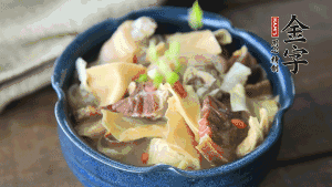 加翠綠的蔥花點綴一下就可以啦。