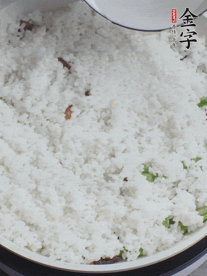 放一碗水，蓋蓋燜煮。