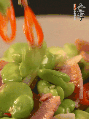 加清水略微煮2分鐘即可出鍋。