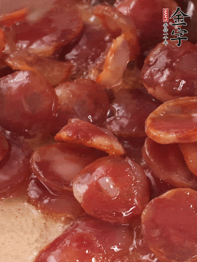 絲苗米洗凈后，用1.5倍水煮至6分熟（偏硬的質(zhì)地），網(wǎng)篩撈起瀝干水分備用。