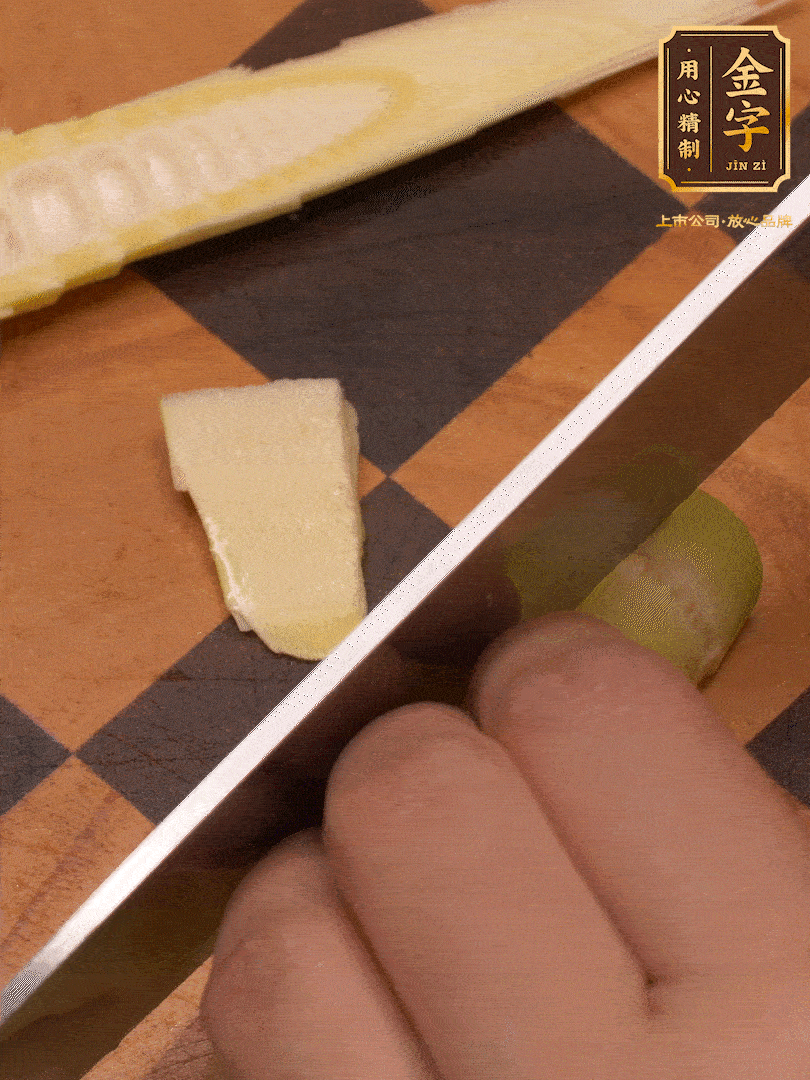 雷筍，剝?nèi)ネ鈿ぃ谐啥?>
					</div>
					<span>步驟 3/7</span>
					<p>雷筍，剝?nèi)ネ鈿?，切成?/p>
				</li><li>
					<div   id=